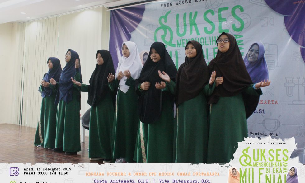SISWI SMP KHOIRU UMMAH YANG FASIH BAHASA ARAB & BAHASA INGGRIS MEMBUAT PARA ORANG TUA TAKJUB